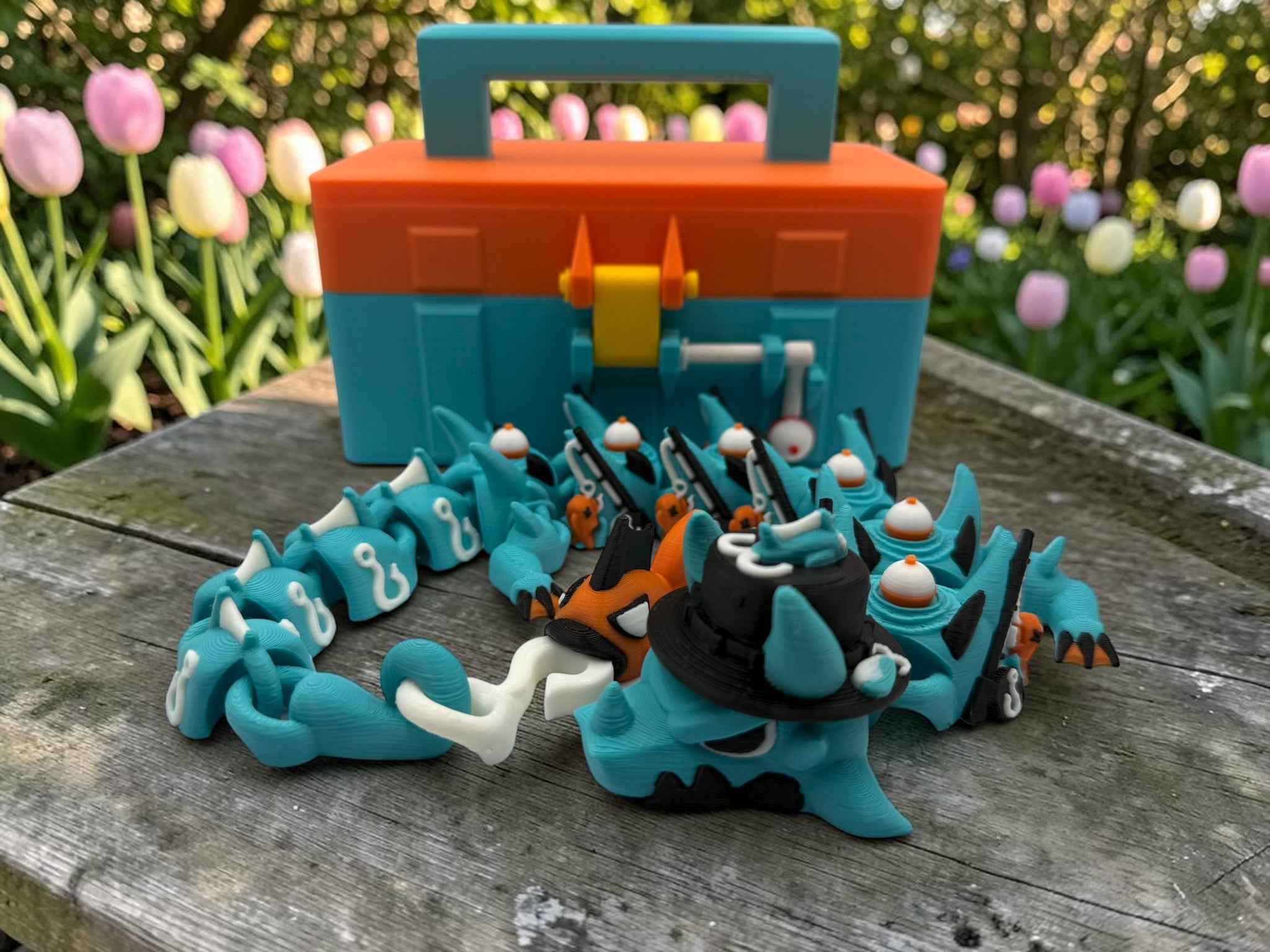 🎣 Fisherman Dragon with Tackle Box – Articulated 3D Printed Flexi Dragon | 41cm Collectible Dragon & Storage Case