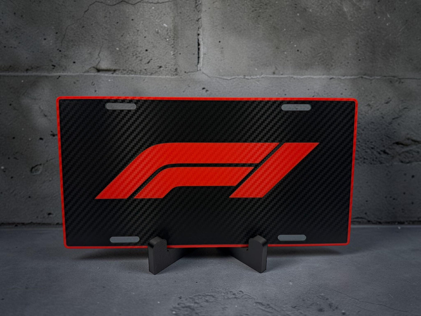 F1 Inspired Racing License Plate Decor – 3D Printed Desk Sign with Stand